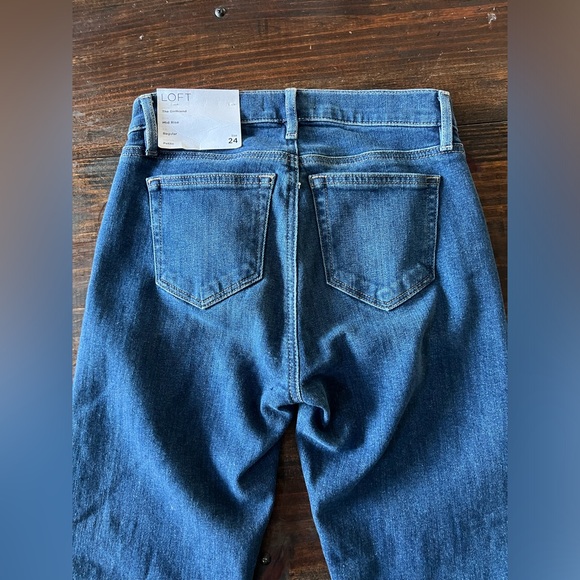 Petite Super Soft Girlfriend Jeans in Bright Mid Indigo Wash. NWT - Picture 8 of 9